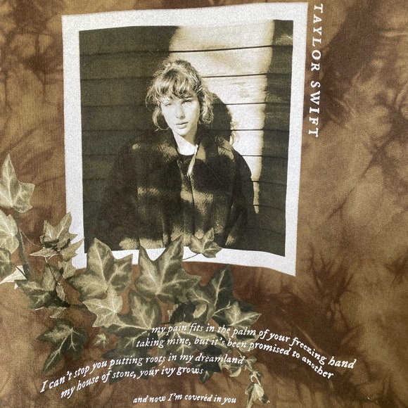 Taylor Swift Brown Crewneck Sweater 2020 tour - Picture 3 of 7